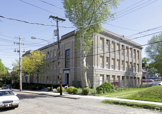 Ridgeview Apartments, Coraopolis, PA 15108 - photo 3