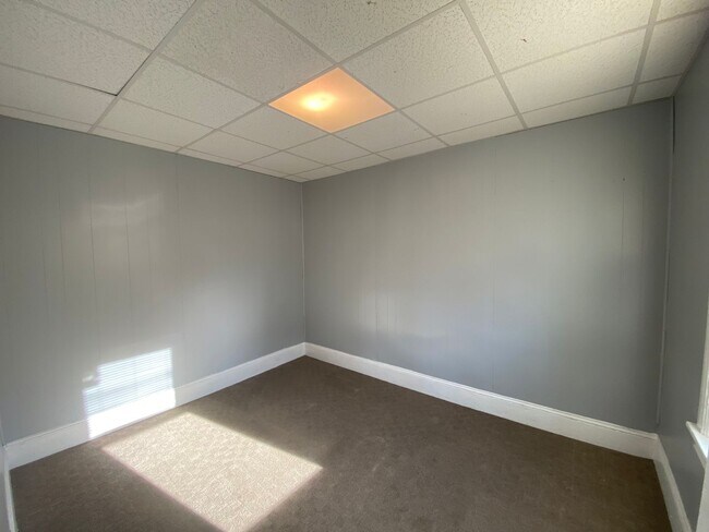 399-401 Orms St unit 2, Providence, RI 02908 - photo 4