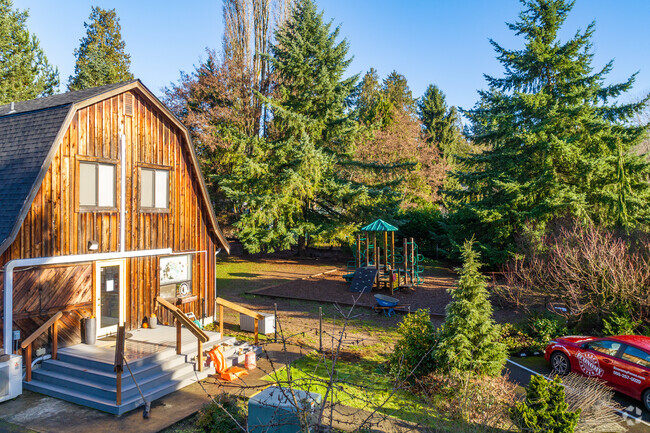 Whole Earth Montessori School is in the Fitzgerald-35th SE neighborhood of Bothell, WA.