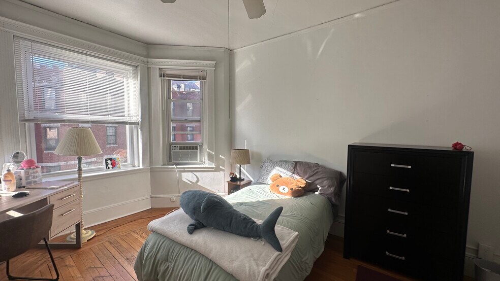 132 Hemenway St unit 11, Boston, MA 02115 - photo 1