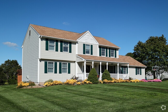 Wonderful new construction homes can be found in the neigborhood of Martin.