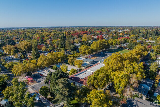 Enslen Elementary is nestled within the Modesto suburbs in Aurora.