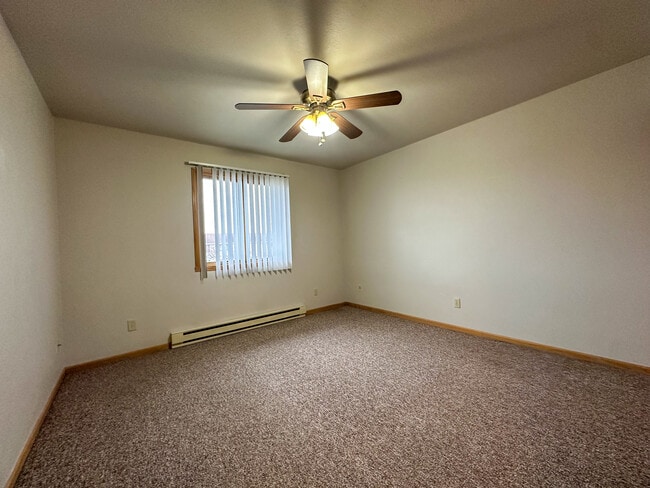 2029 Green Valley Dr unit 2029 Green Valley, Janesville, WI 53546 - photo 6