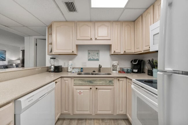 8727 Thomas Dr unit ID1354949P, Panama City, FL 32408 - photo 6