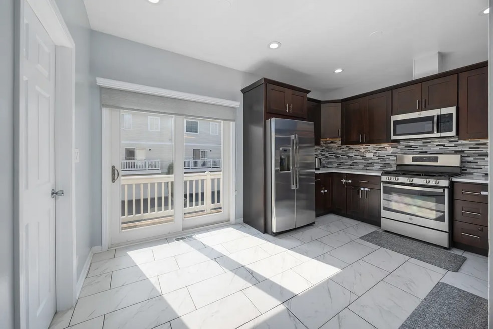 9411 Harrison St, Des Plaines, IL 60016 - photo 1