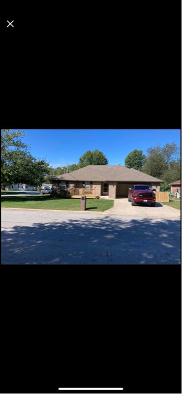 501 Cherry Cir, Nixa, MO 65714