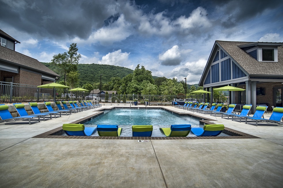 Brand New Near Hampton Cove