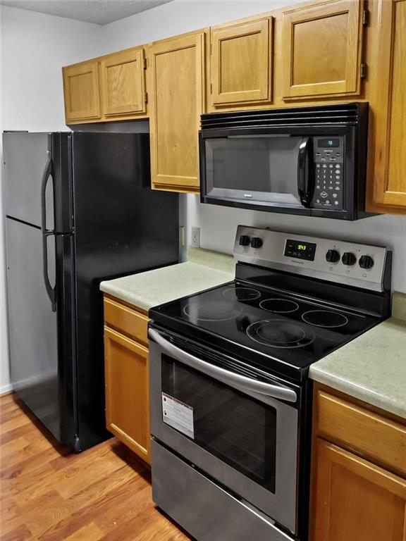 Sunchase unit 302, Austin, TX 78705 - photo 6