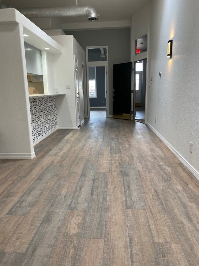 325 S Union Ave unit B, Pueblo, CO 81003 - photo 2