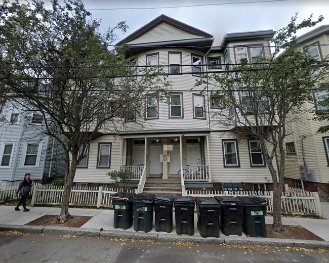 135 Brook St unit 3, Brookline, MA 02445 - photo 2