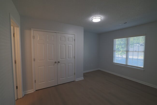 4 bed/4 bath Off-Campus Apartments, Clemson, SC 29631 - photo 5