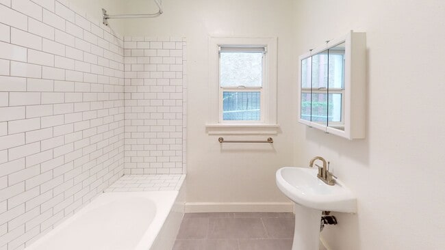 Leeward Apts...New York Style..Gorgeous Newly Remodeled!, Los Angeles, CA 90005 - photo 7