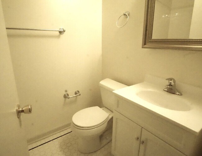 1311 W Leland Ave unit 4, Chicago, IL 60640 - photo 7