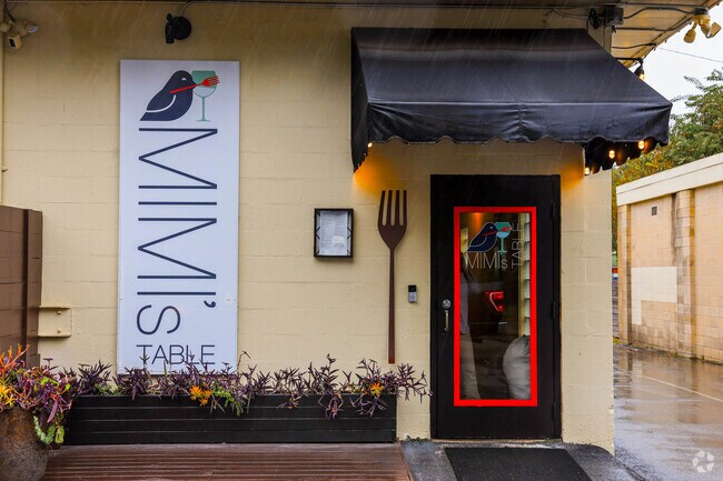 Mimi's Cafe is a high end fine dining option in Old Town.