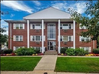 924 Main St Unit 21, Woburn, MA 01801