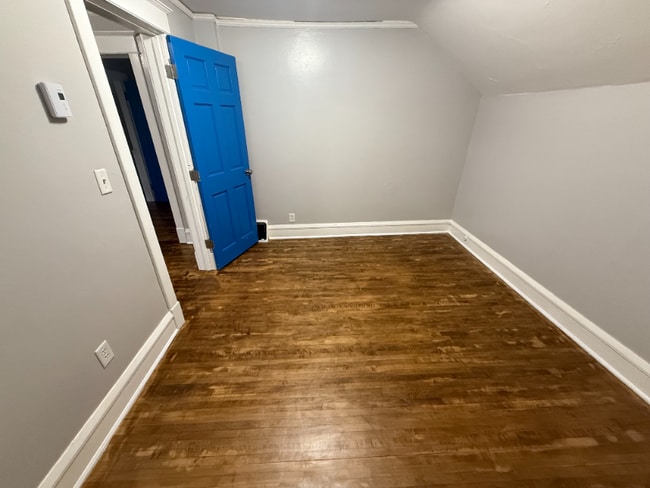 1201 N 7th Ave E unit Upstairs floor, Duluth, MN 55805 - photo 5