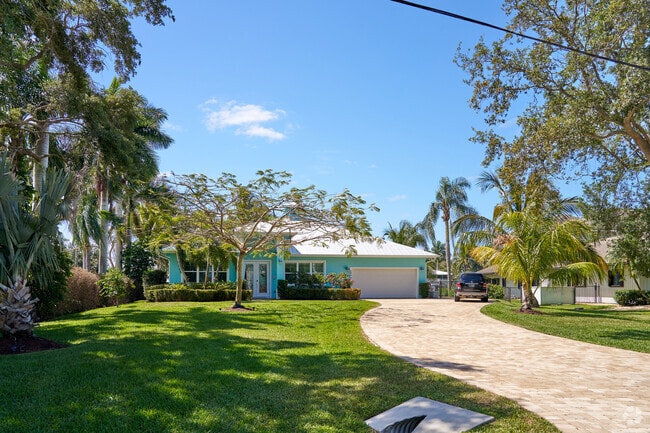 You can find upscale homes on the water with large lots in North River Shores.