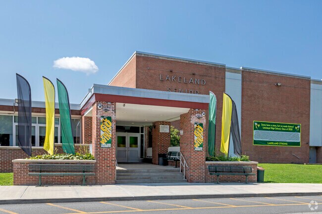 Lakeland High School promotes critical thinking and high academic standards.