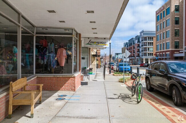 Enjoy flavorful Thai cuisine at Lemongrass near Colonial Village in Overland Park.