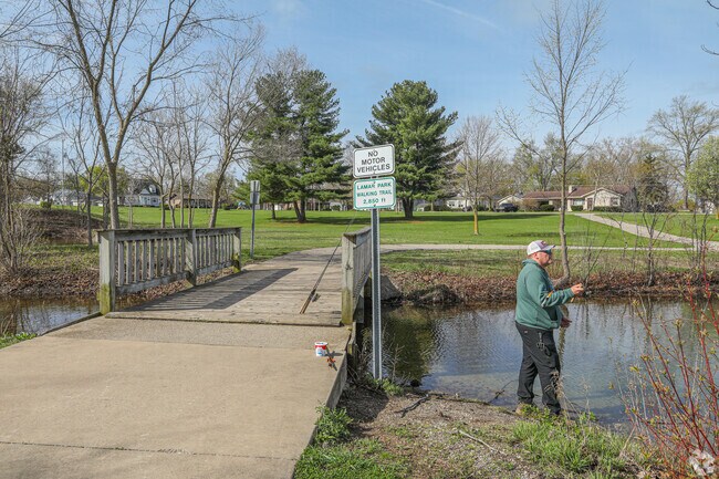 Lamar Park has large lakes with great fishing areas for Wyoming fishermen.
