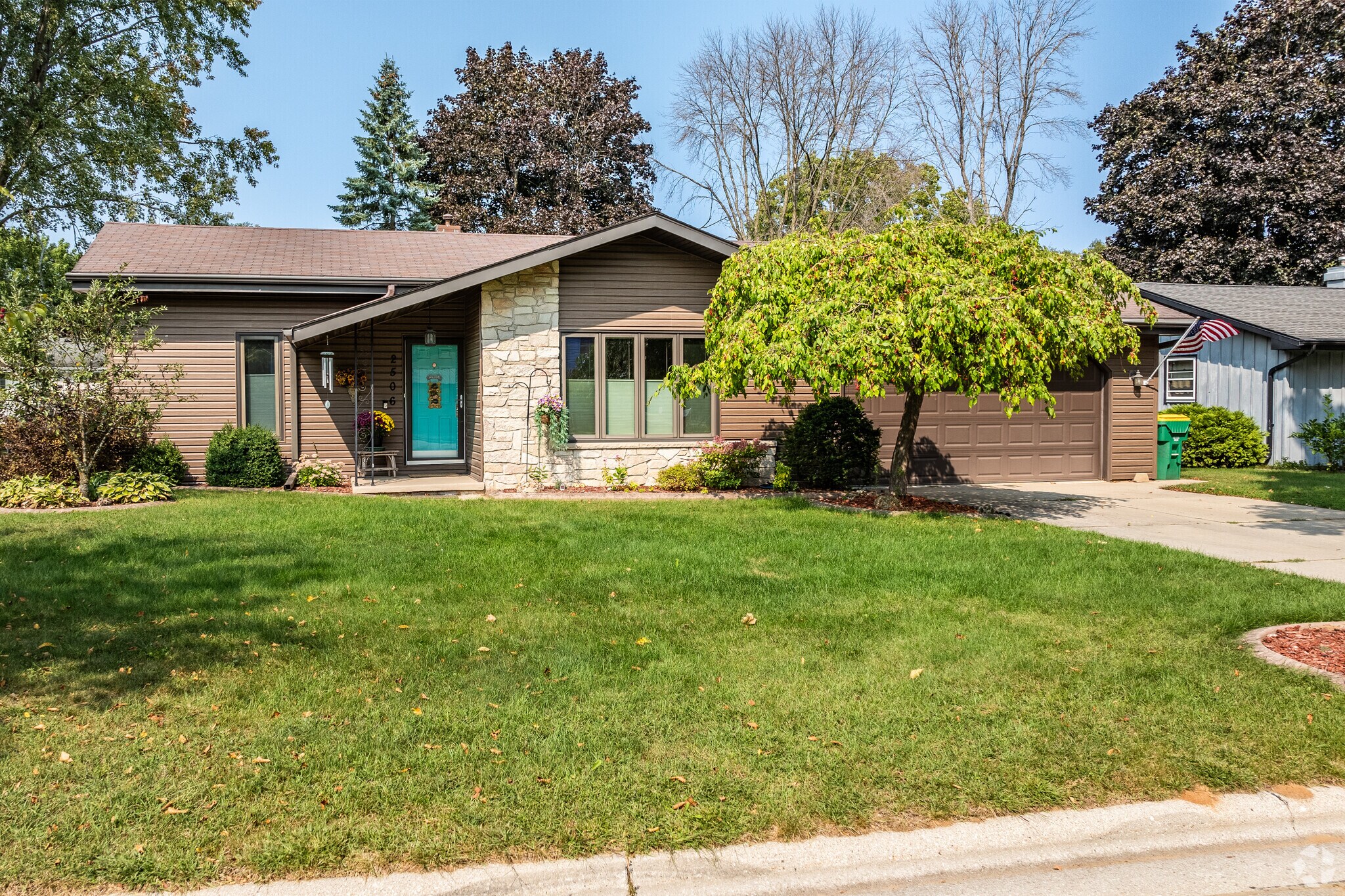 There are several ranch style homes with nice curb appeal in MacArthur Heights.