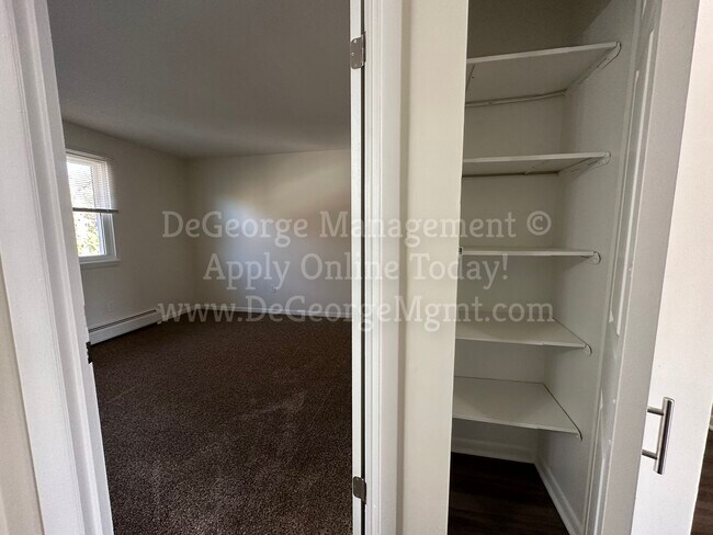 Georgetown Manor Apartments for Rent in West Irondequoit, NY, Rochester, NY 14617 - photo 6