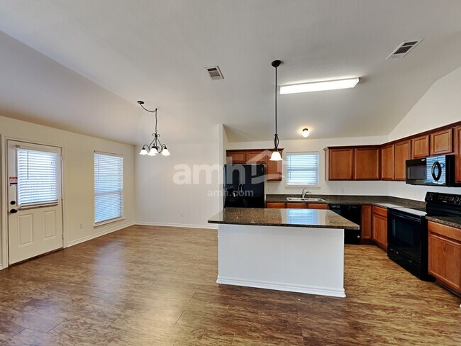 1316 Rosedale Springs Ln, Fort Worth, TX 76134 - photo 5