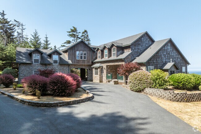 Larger homes in Opfir vcan costs up to 1.1 million dollars.