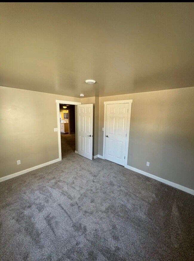 1026 S 3rd Ave, Wausau, WI 54401 - photo 6