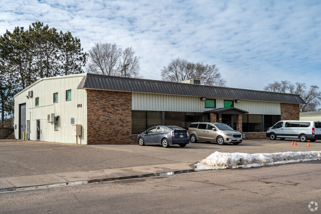 Eau Claire Academy serves grades 4-12.