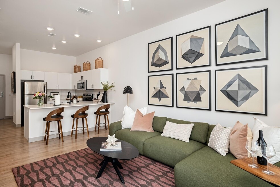 Converge KC Uptown, Kansas City, MO 64111 - photo 1