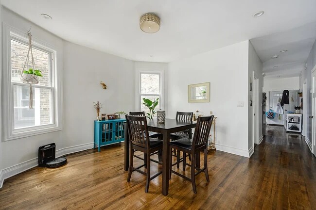 3244 N Hamlin Ave unit 2, Chicago, IL 60618 - photo 5