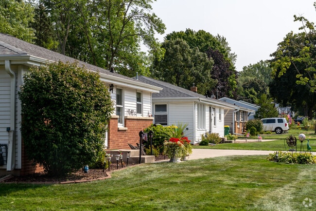 Starlite is highly regarded by families with kids for being a quiet and safe neighborhood.