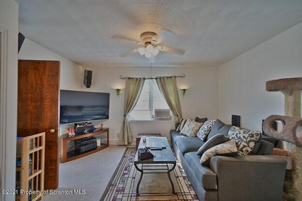 116 W Mary St unit SECOND FLOOR, Old Forge, PA 18518 - photo 7