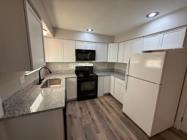 133 W Terrace Ct, Sparta, MO 65753 - photo 6