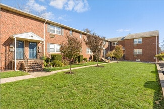 355 New York Ave, Lyndhurst, NJ 07071