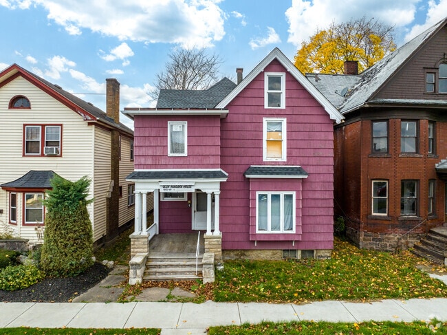 There are beautifully painted homes in East Side.