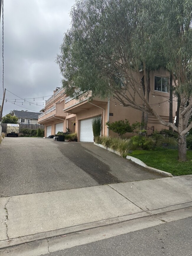 896 Front St Unit C, Grover Beach, CA 93433