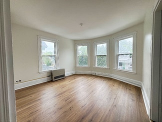 119 Winter St Unit Upstairs, Auburn, ME 04210