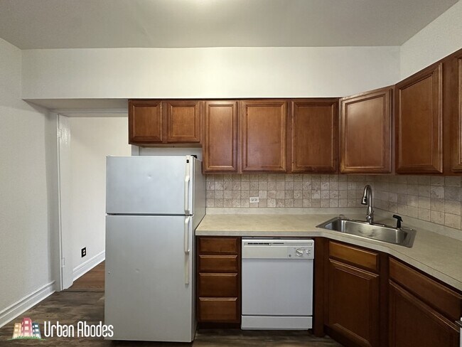 3722 N Sheffield Ave unit J06W, Chicago, IL 60613 - photo 5