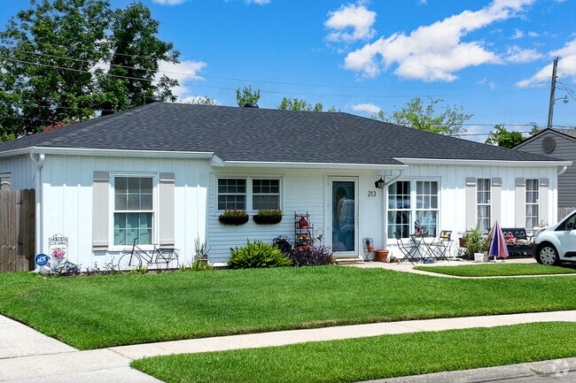 Ranch-style homes in Westbank often include spacious yards.
