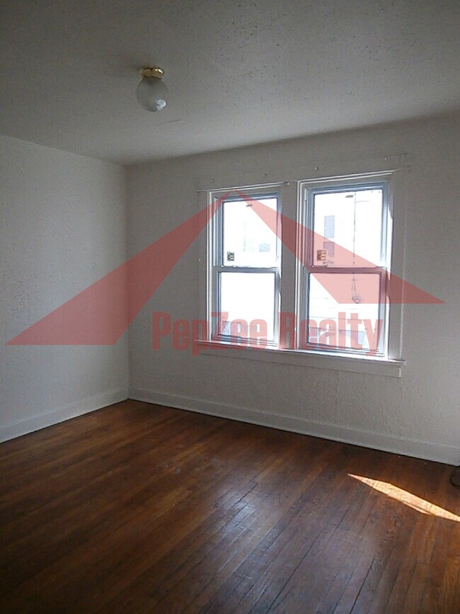 727 W Fairview Ave unit 1, Dayton, OH 45406 - photo 6