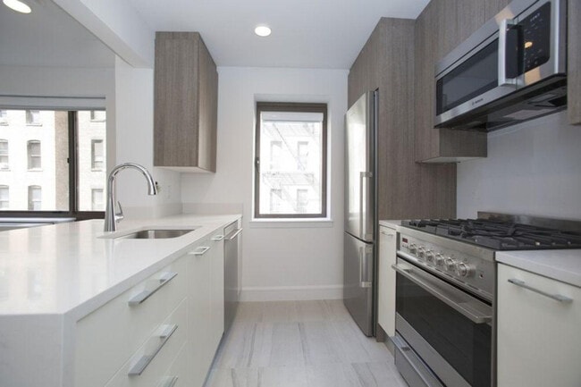 311-329-329 W 50th St unit ID1363100P, New York, NY 10019 - photo 3