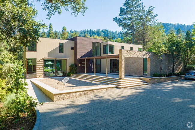 Mid-century modern mansions dot the Ross landscape.
