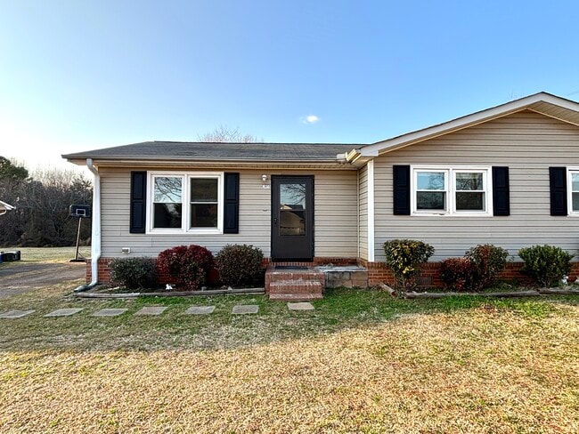 309 Belcher Rd, Boiling Springs, SC 29316 - photo 7