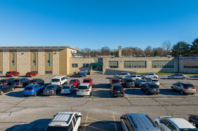 Fort Wayne's Holy Cross Lutheran teaches grades PK, K-8.