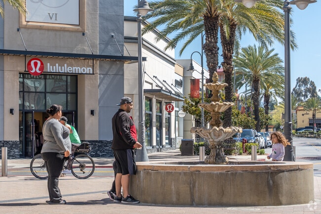 Promenade Temecula is a great place for Vintage Reserve families to spend the day.