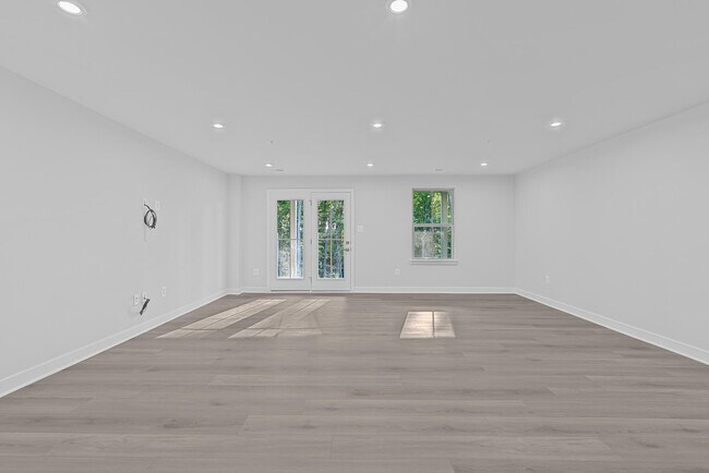 9307 Klamath Ct, Frederick, MD 21701 - photo 4