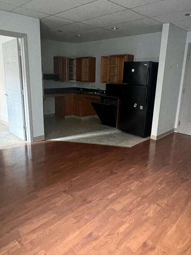 11 Lawrence St unit 309, Lawrence, MA 01840 - photo 2