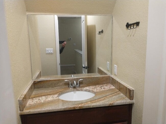 16219 Oxbow Trail unit Remodeled townhome, Buda, TX 78610 - photo 6